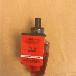 Bath & Body Works 'Tis The Season Wallflower - NWT